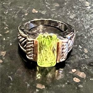 Green faceted rectangular crystal with gold and silver setting, size 8 1/2